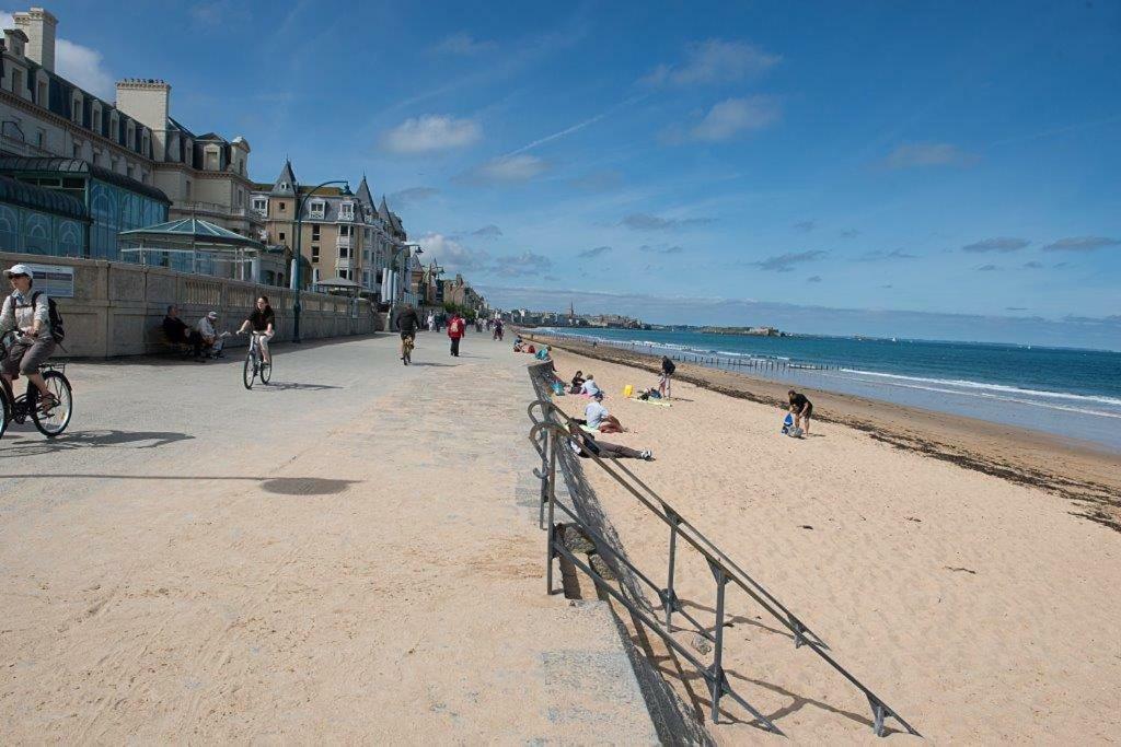 Appartement les pieds dans l'eau - Résidence sur la plage Saint-Malo Extérieur photo