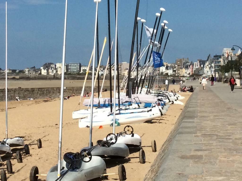 Appartement les pieds dans l'eau - Résidence sur la plage Saint-Malo Extérieur photo